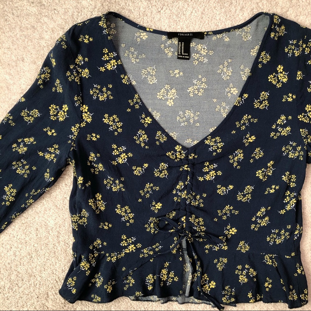 F21 Navy Blue Floral Cropped Ruffle Blouse - Picture 2 of 7